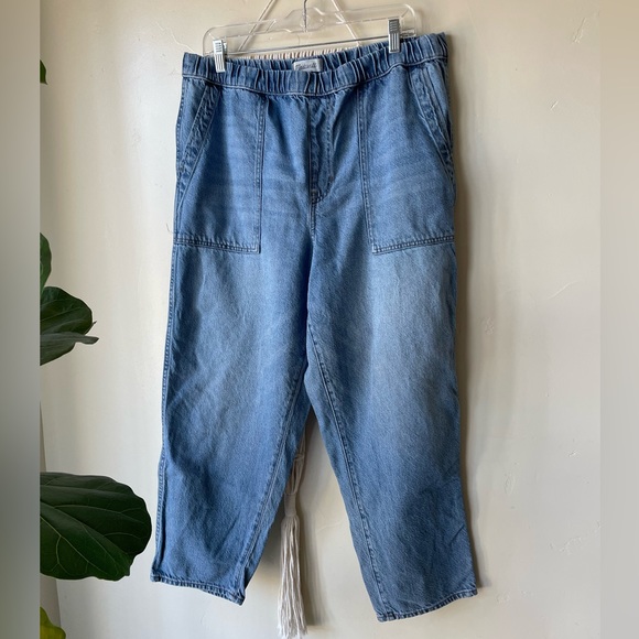 Madewell Pull-On Relaxed Jeans in Beswick Wash - Picture 7 of 7